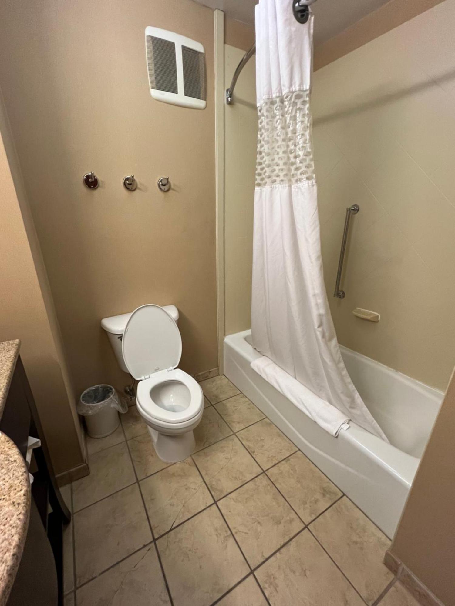 Room with Two Queen Beds - Non-Smoking